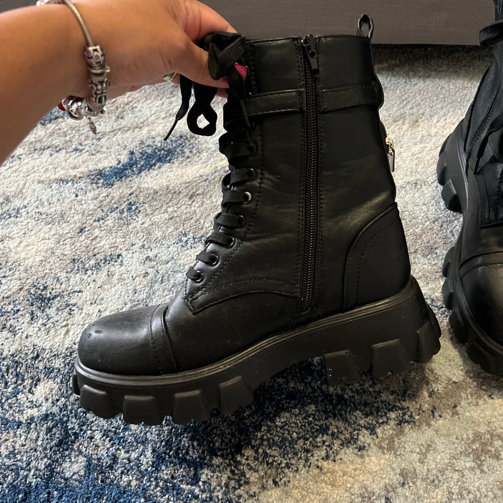 Black combat boots - Picture 3 of 6